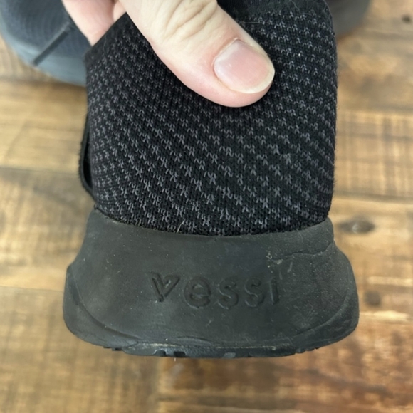 Vessi Everyday Classic - Size 8 - All Black - Picture 3 of 3